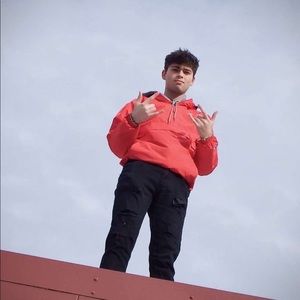 Meet your Posher, Blake